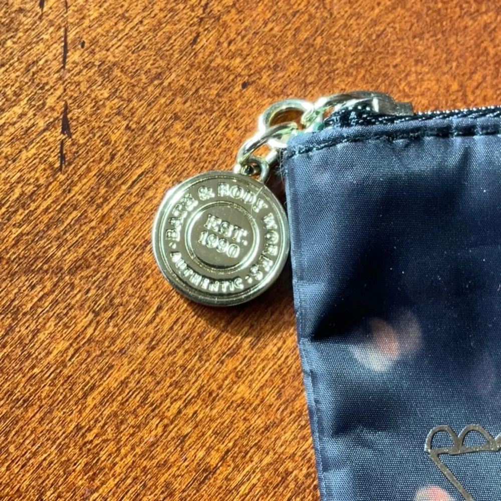 SPARKLE Bath & Body Works Small zippered bag. CUTE